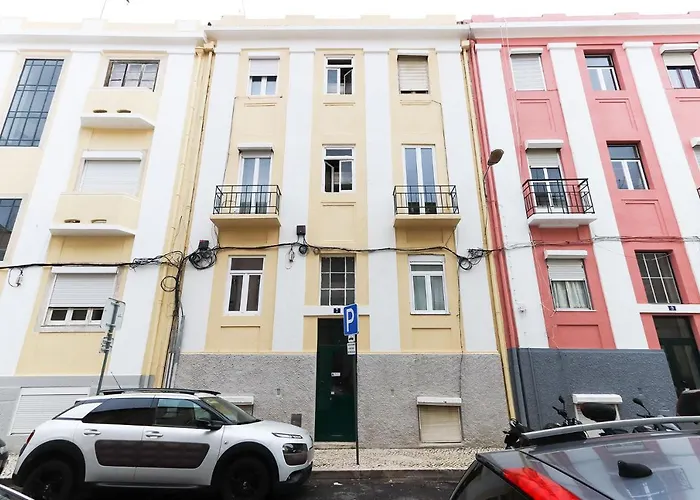 Lisbon Typical By Homing