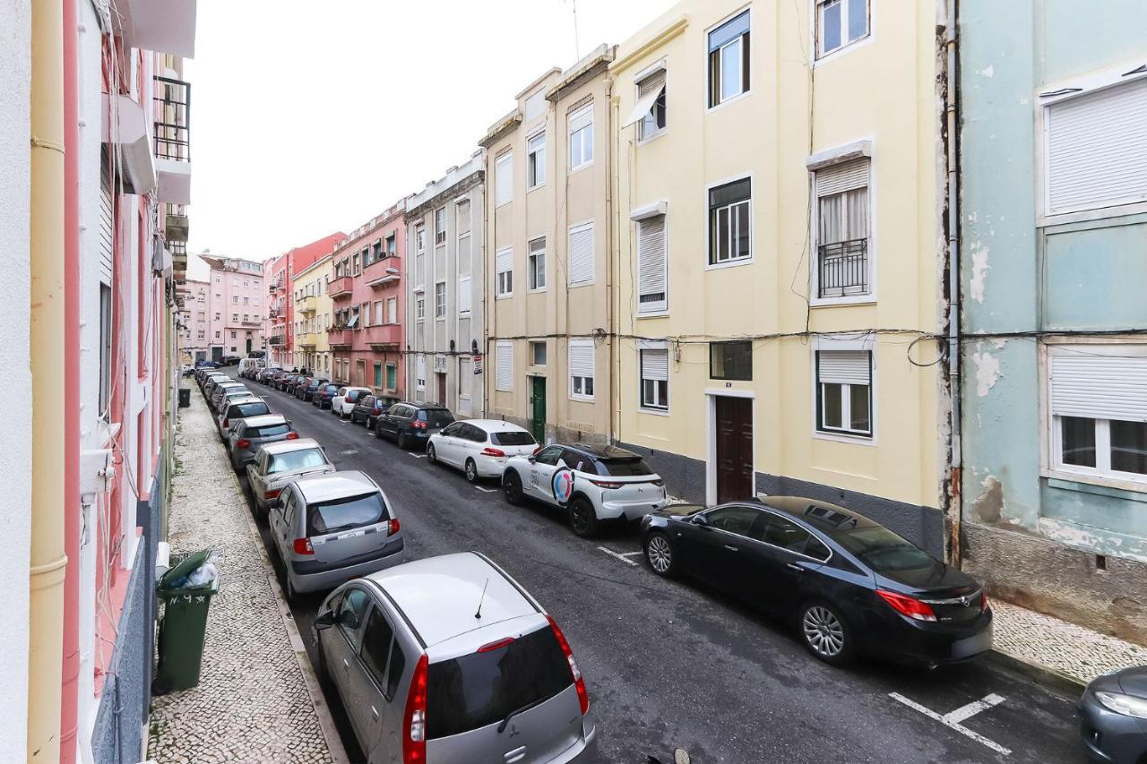 Typical By Homing * Lisbon